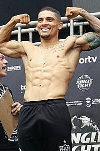Daniel   Santos
